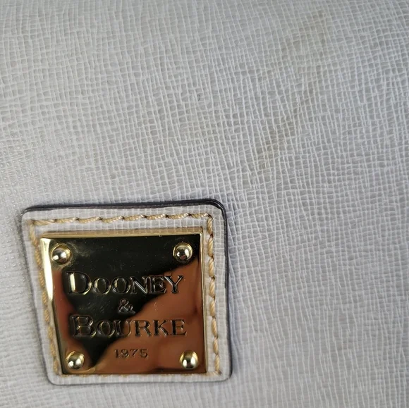 Dooney and Bourke light tan/off white cross body bag - Picture 2 of 4